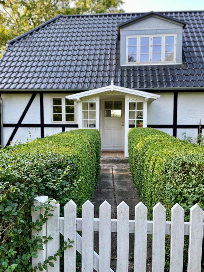 Strandby 1847 B&B Nykobing Falster Exterior photo
